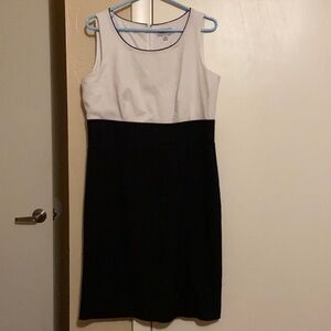 Nicolette Dress Size 12 white and black